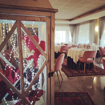 Ristorante Dussin فندق مبيت وإفطار أوديرزو