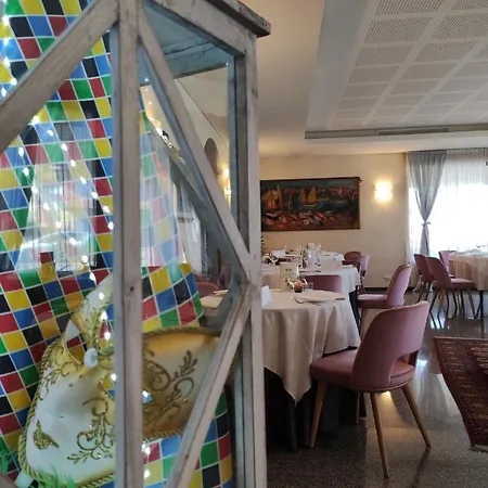 Alojamento de Acomodação e Pequeno-almoço Ristorante Dussin 3*